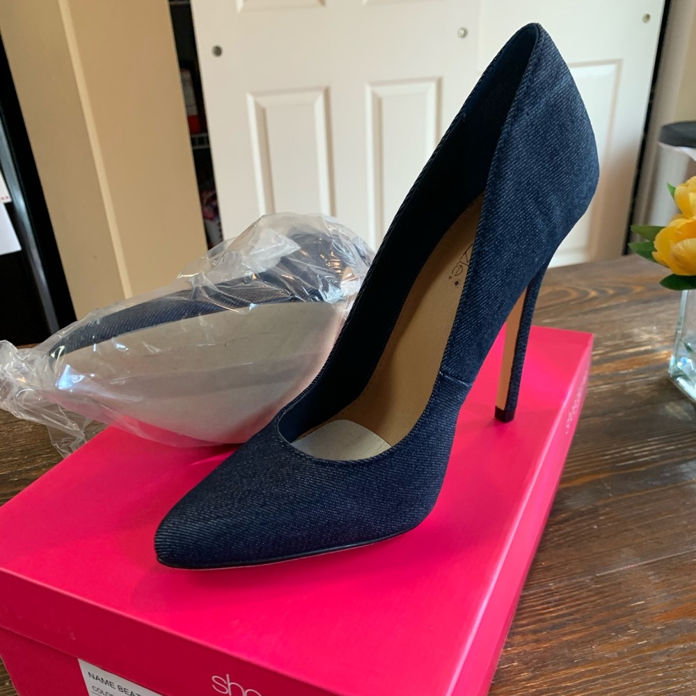 Brand new Heels. Navy